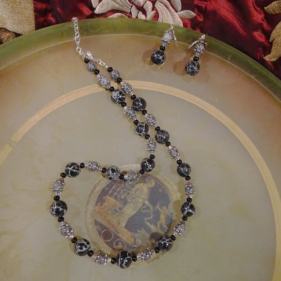 Handmade Mediterranean necklace/earring set with black/gray beads & silver caps - Picture 4 of 7